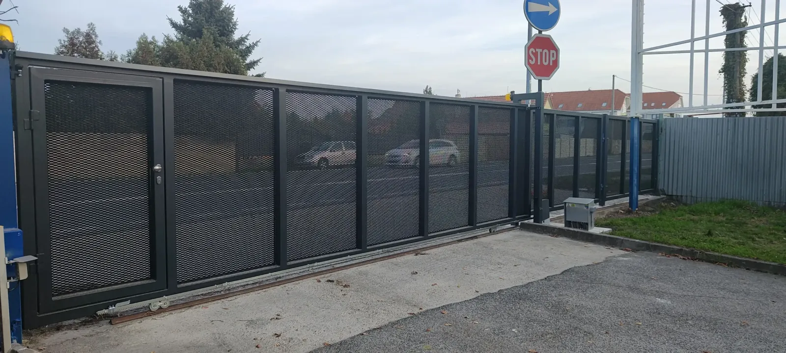 Forenza - posúvná brána 7m + oplotenie, Bratislava - výsledok